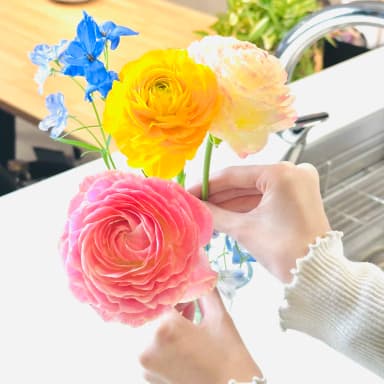 花を生ける様子